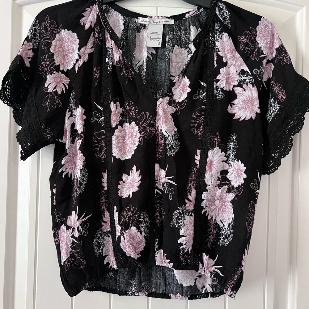 American Rag Women’s‎ Small Crochet Lace Boho Black Pink Floral Top Blouse